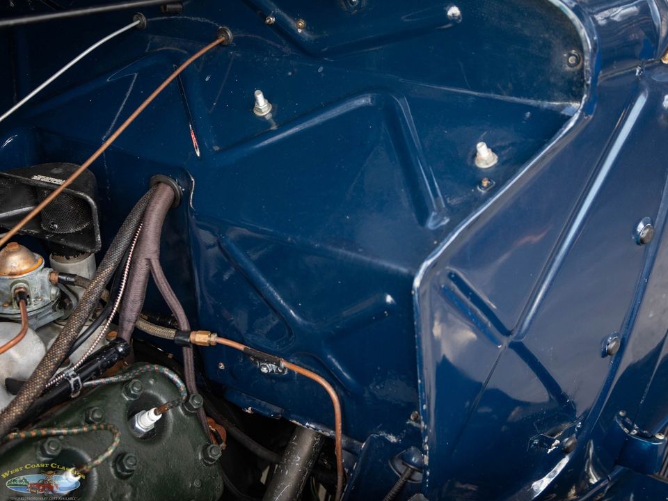 1936 Ford Deluxe V8 2 Passenger Cabriolet