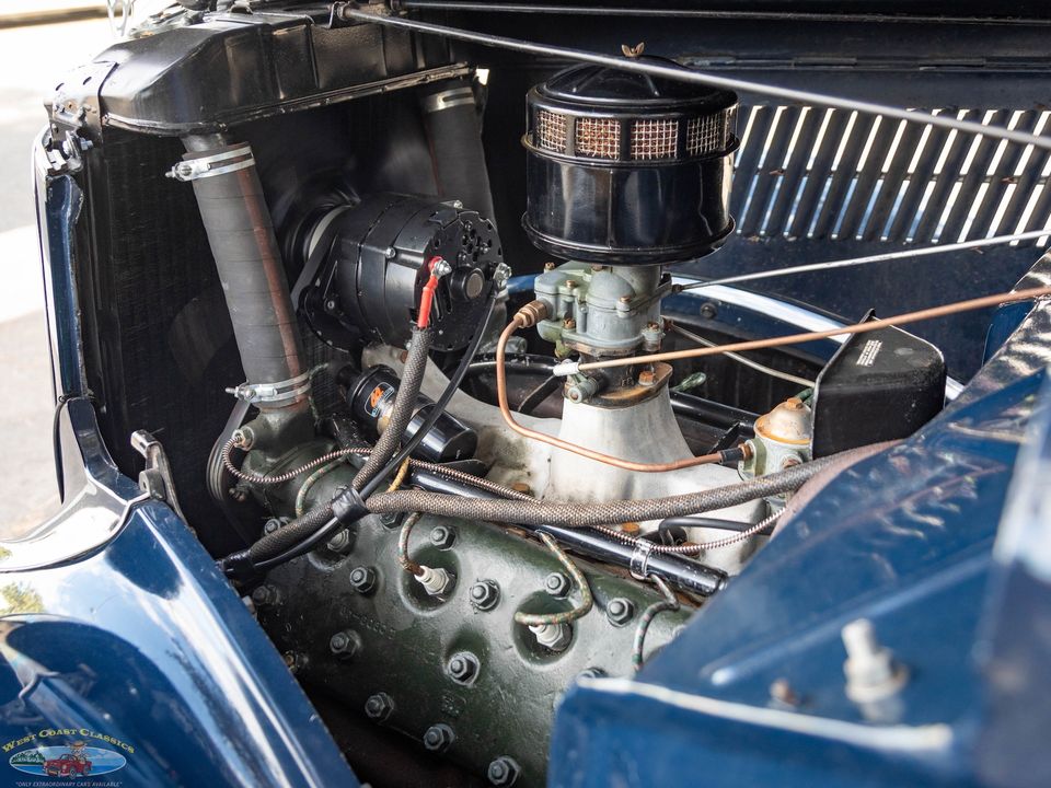 1936 Ford Deluxe V8 2 Passenger Cabriolet