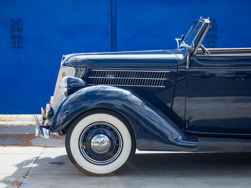 1936 Ford Deluxe V8 2 Passenger Cabriolet