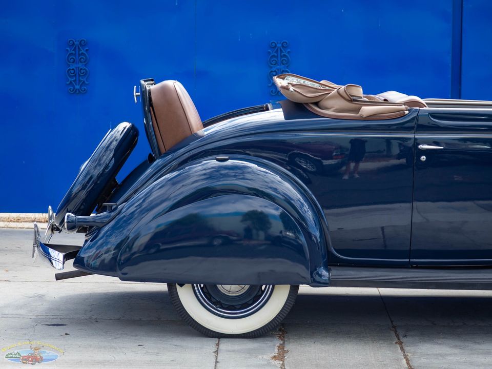 1936 Ford Deluxe V8 2 Passenger Cabriolet