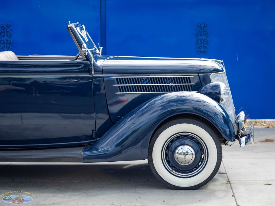 1936 Ford Deluxe V8 2 Passenger Cabriolet