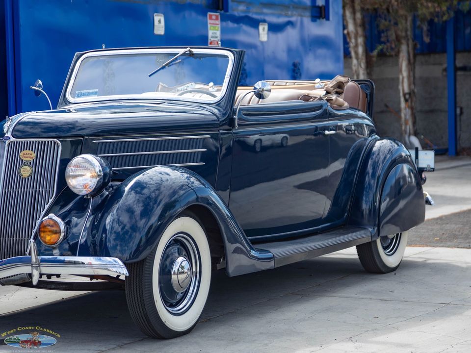 1936 Ford Deluxe V8 2 Passenger Cabriolet