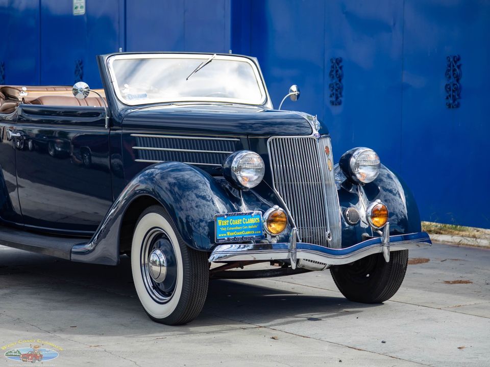 1936 Ford Deluxe V8 2 Passenger Cabriolet