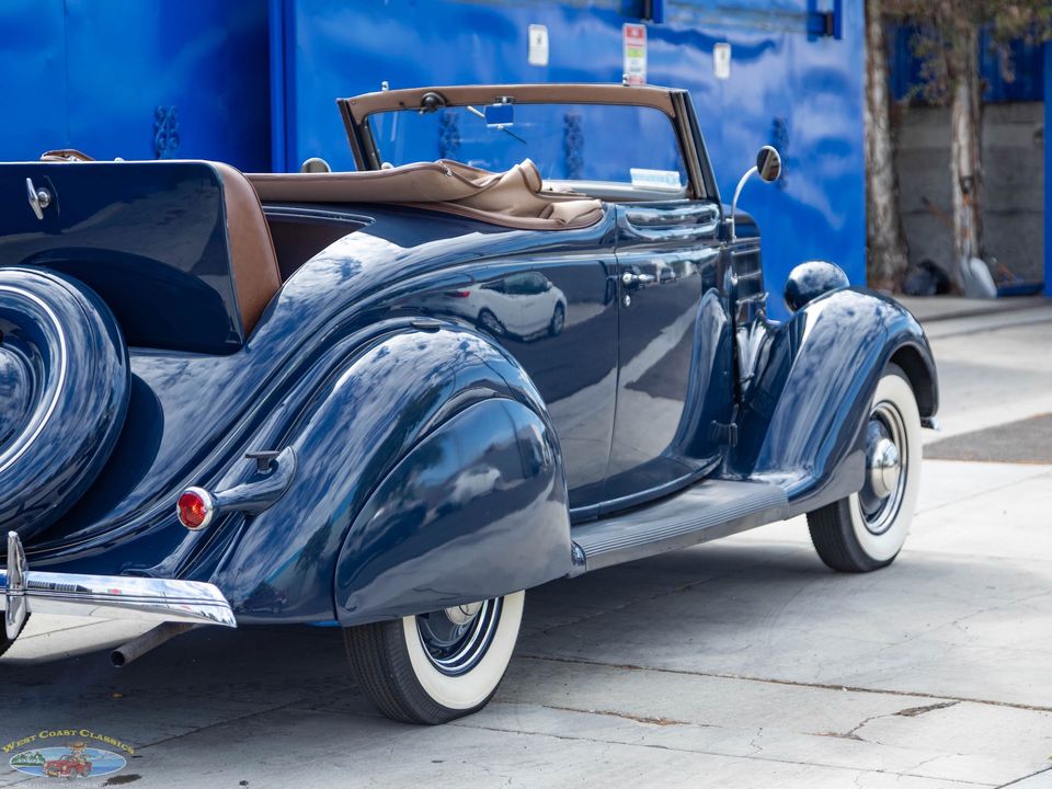 1936 Ford Deluxe V8 2 Passenger Cabriolet