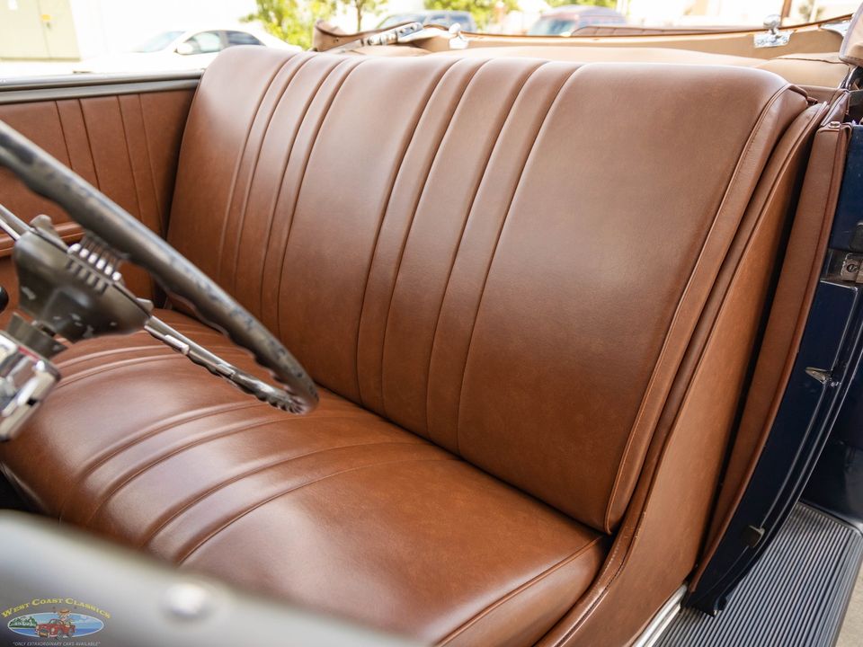 1936 Ford Deluxe V8 2 Passenger Cabriolet