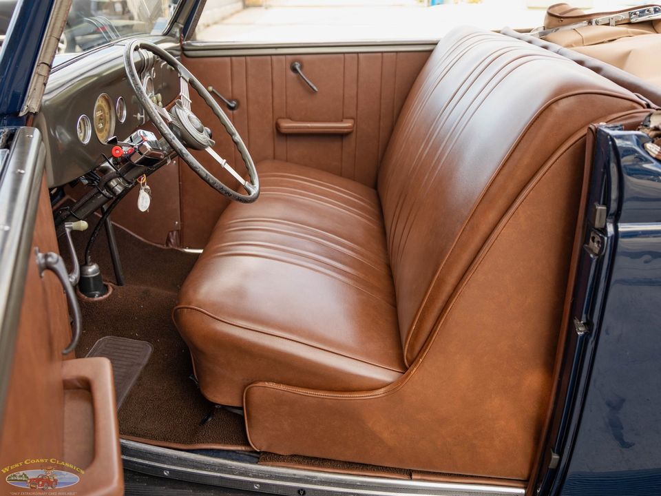 1936 Ford Deluxe V8 2 Passenger Cabriolet