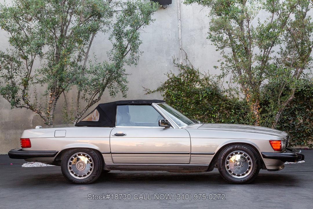 1987 Mercedes-Benz 560SL