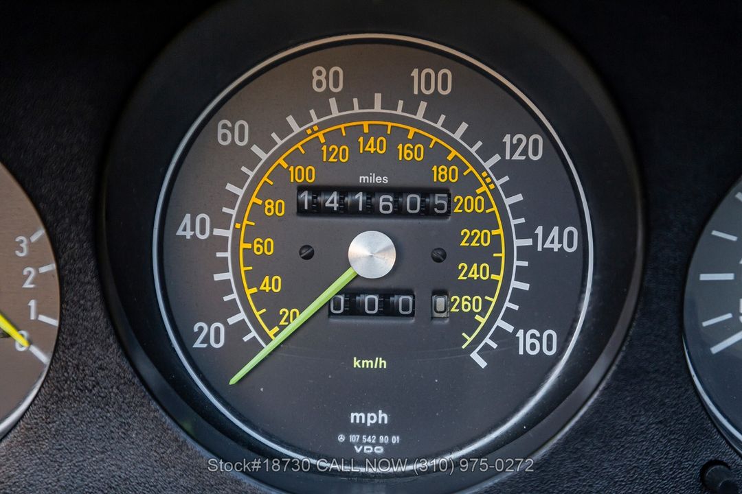 1987 Mercedes-Benz 560SL