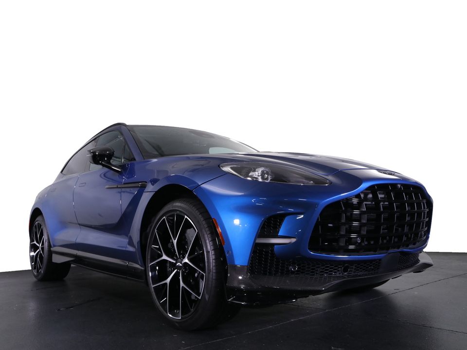 2025 Aston Martin DBX