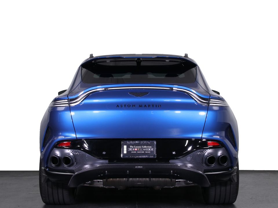 2025 Aston Martin DBX
