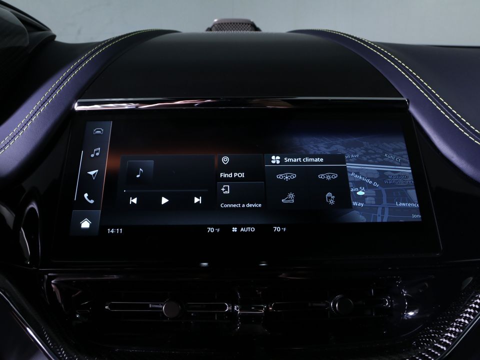 2025 Aston Martin DBX
