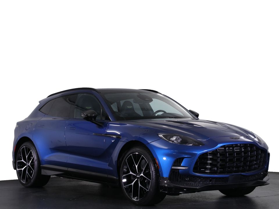 2025 Aston Martin DBX