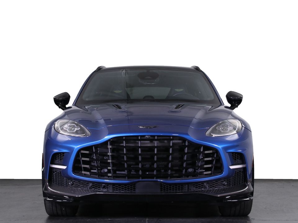 2025 Aston Martin DBX