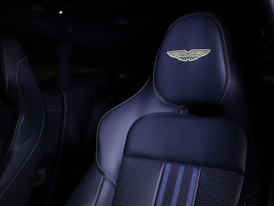 2025 Aston Martin DBX