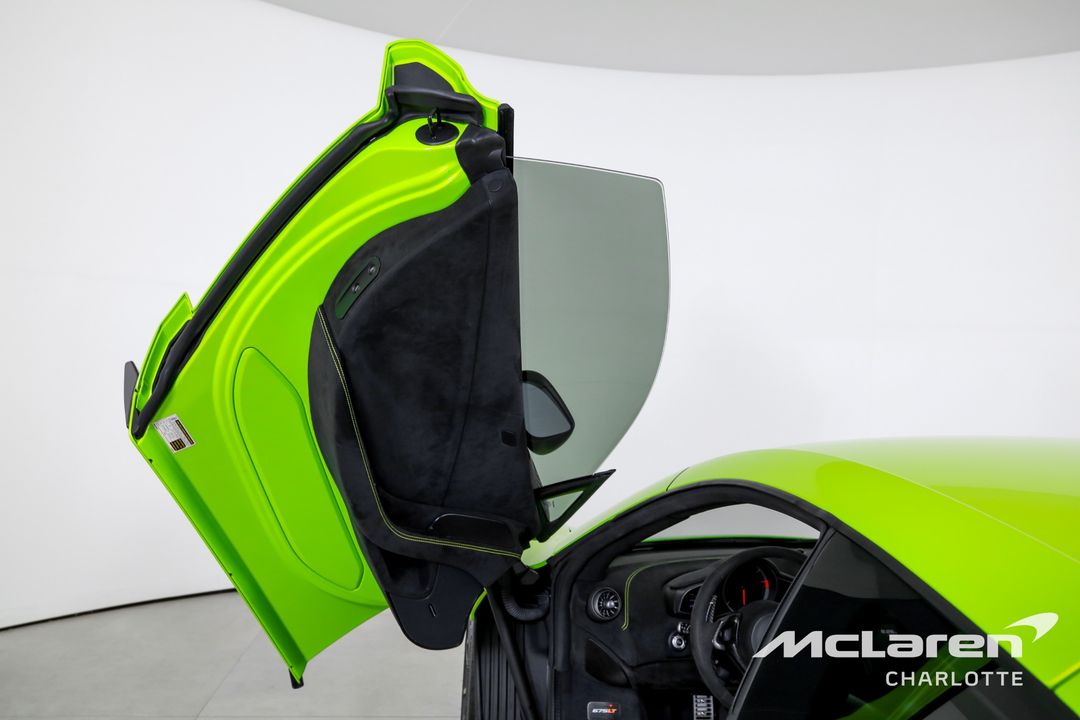 2016 McLaren 675LT