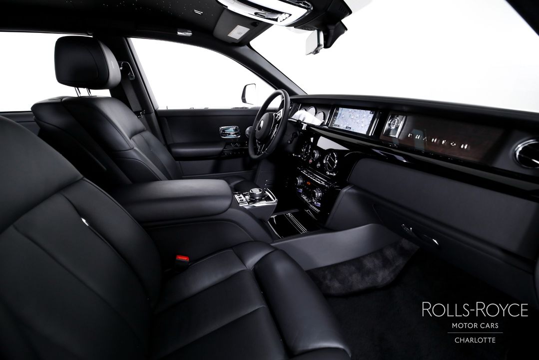 2023 Rolls-Royce Phantom