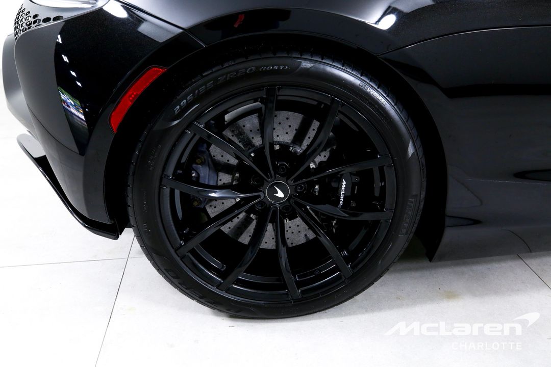2024 McLaren Artura