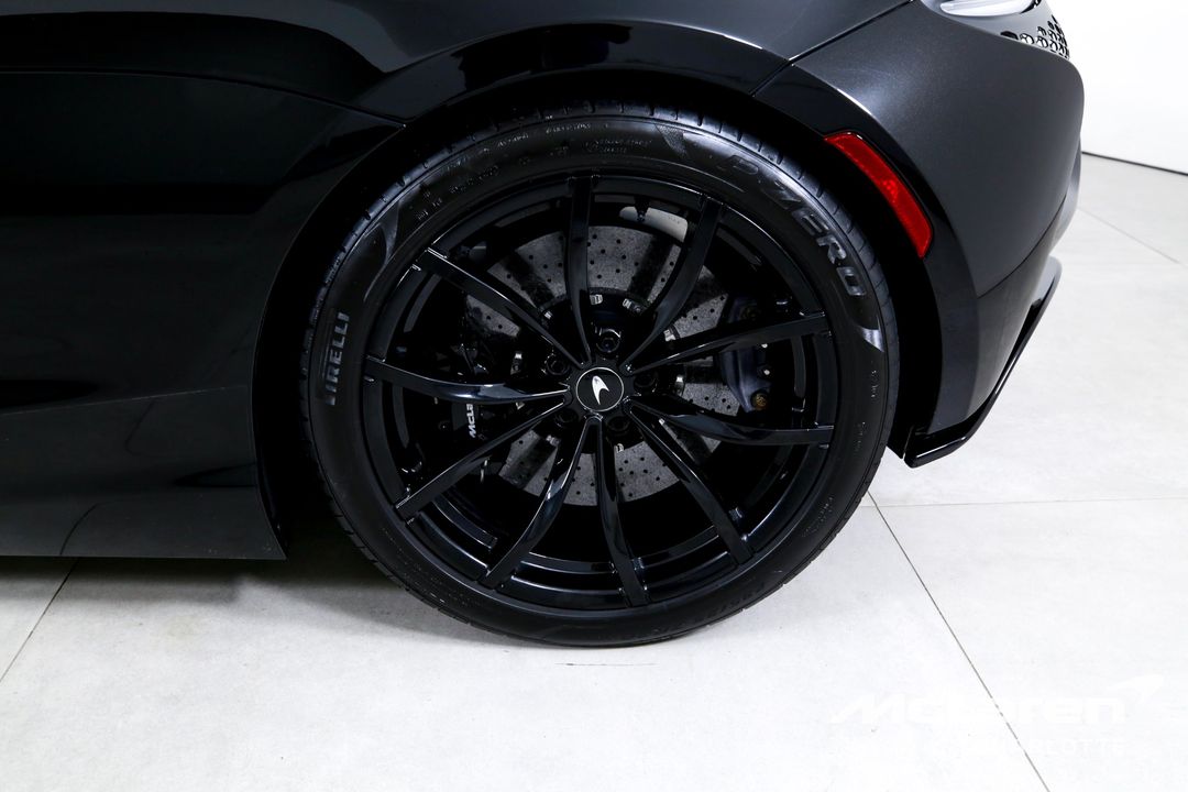 2024 McLaren Artura