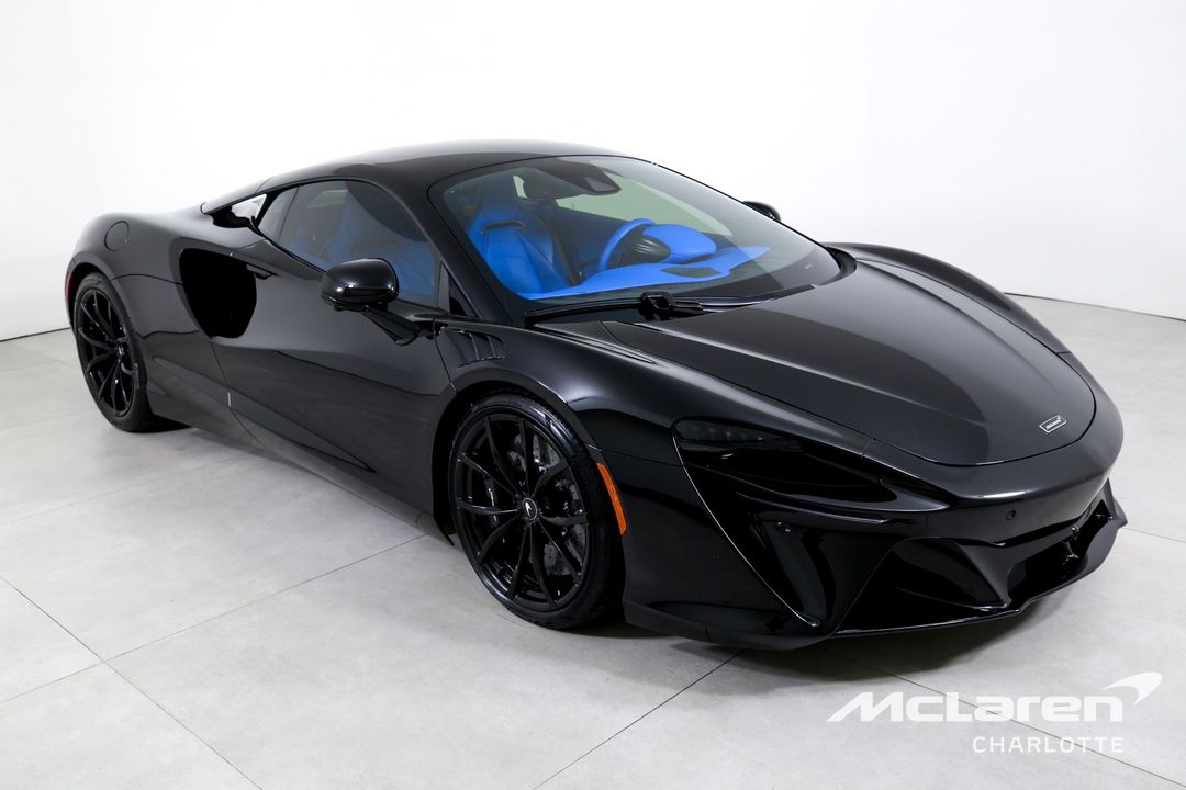 2024 McLaren Artura