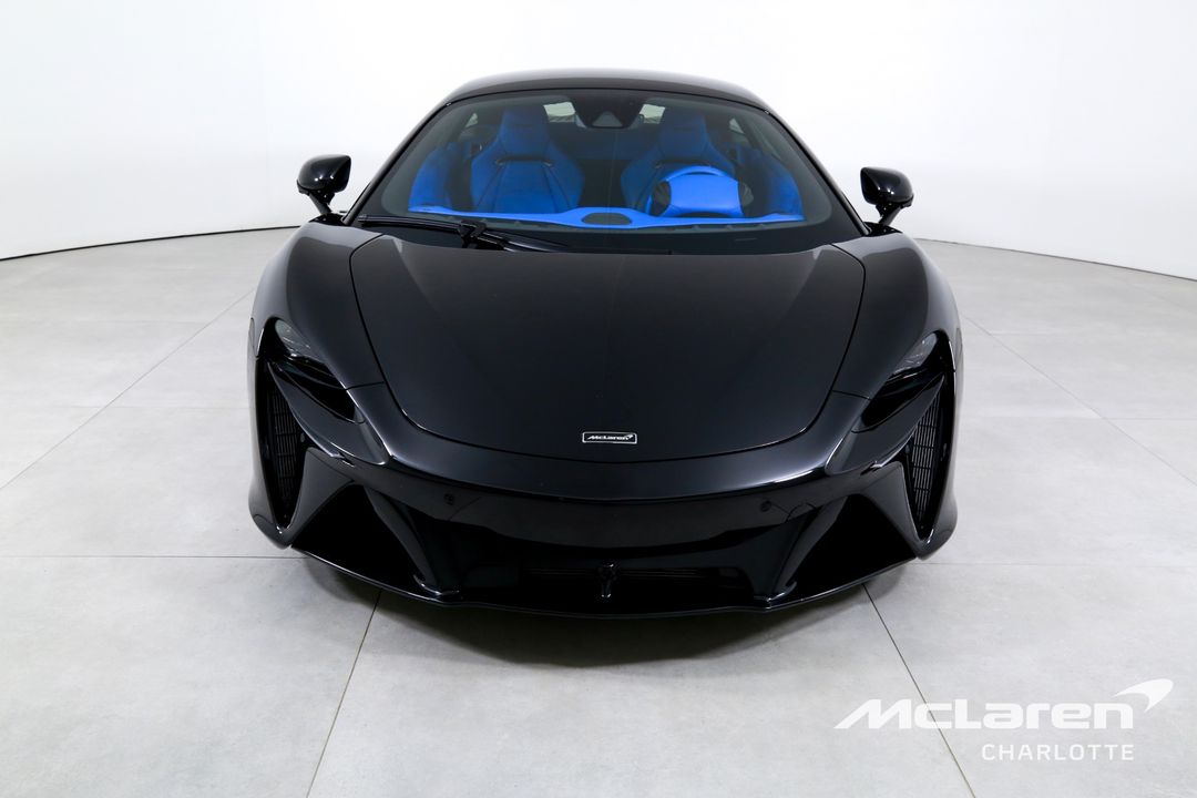 2024 McLaren Artura