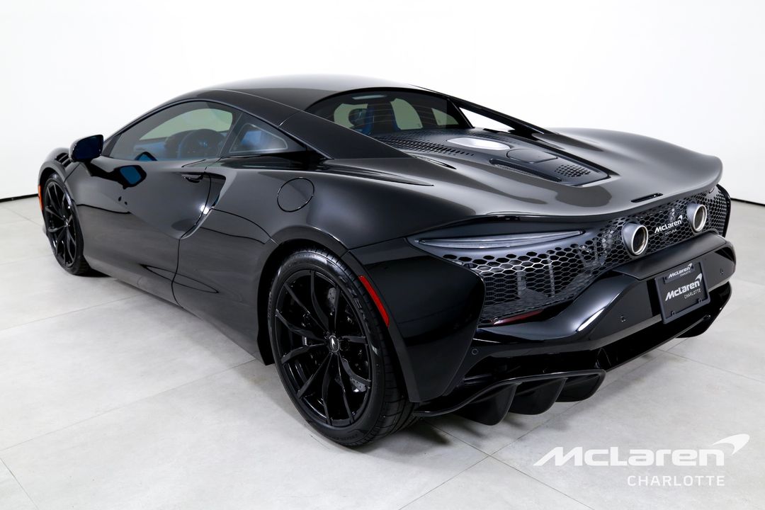 2024 McLaren Artura