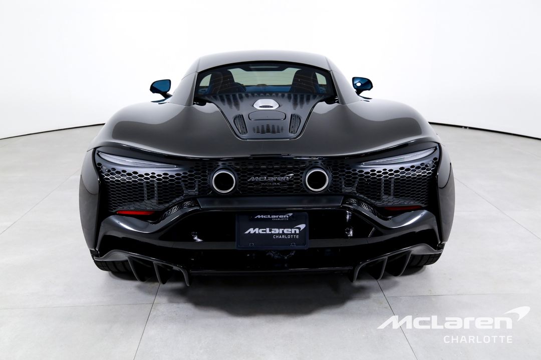 2024 McLaren Artura