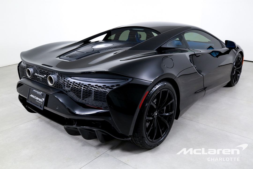 2024 McLaren Artura
