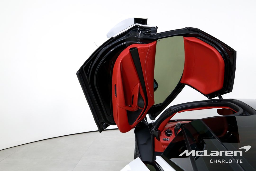 2024 McLaren 750S