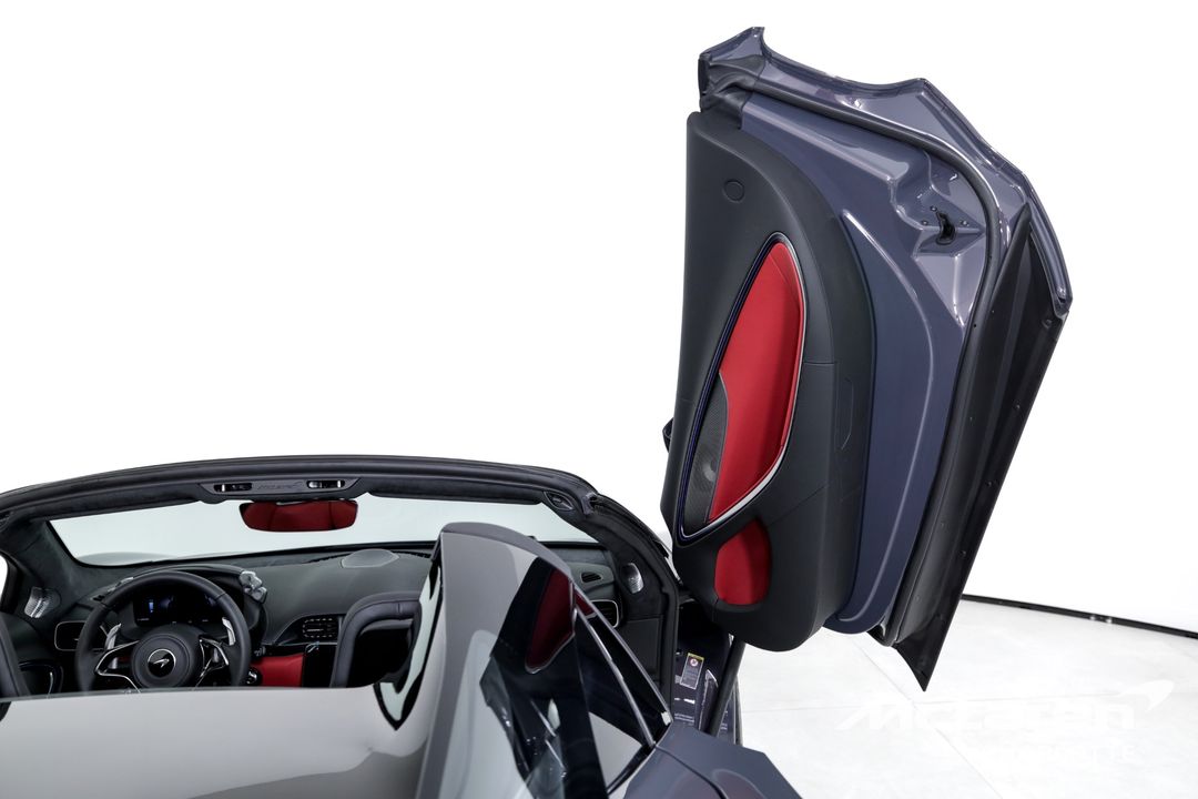 2025 MCLAREN ARTURA SPIDER