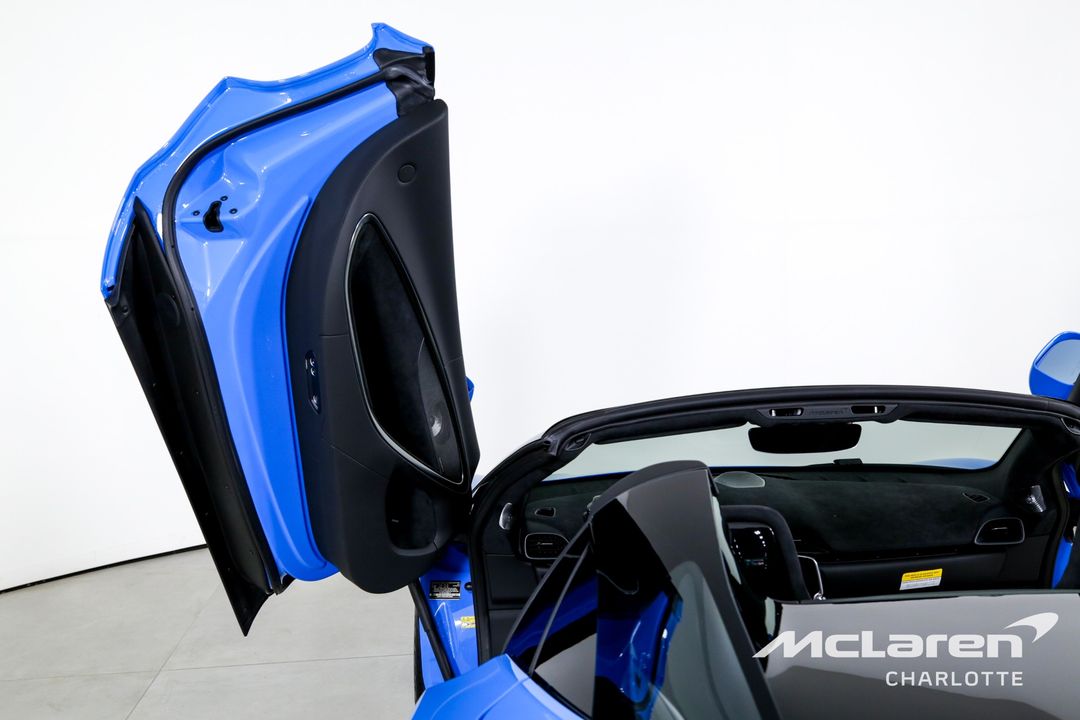 2025 McLaren Artura Spider