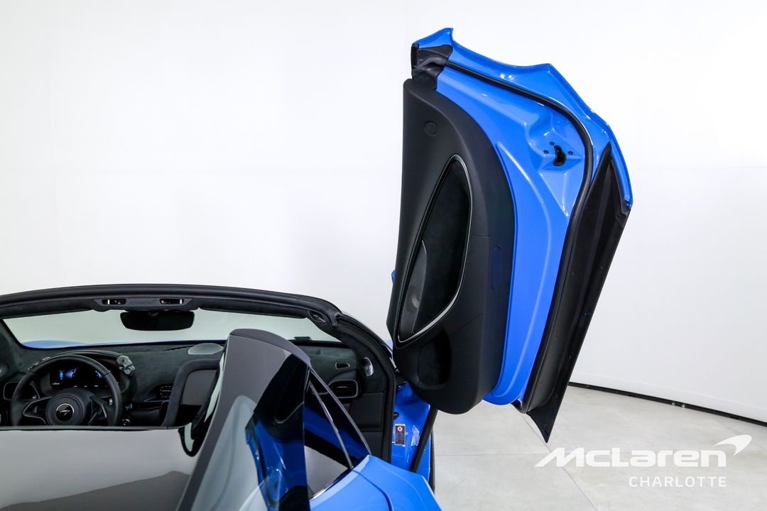 2025 McLaren Artura Spider