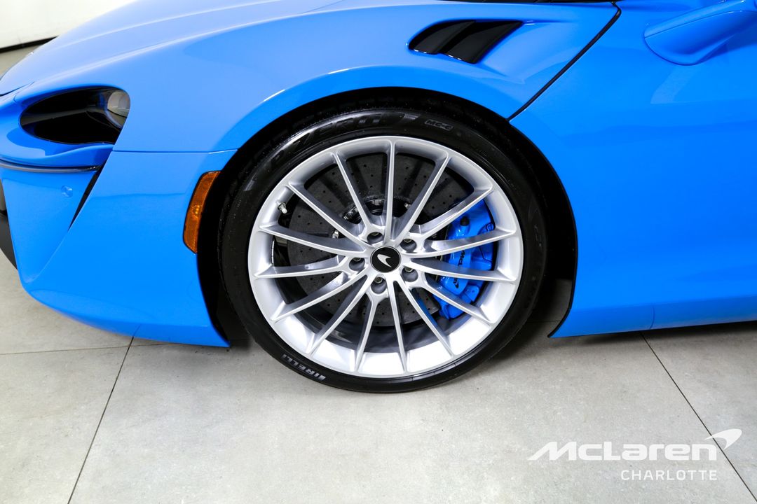 2025 McLaren Artura Spider