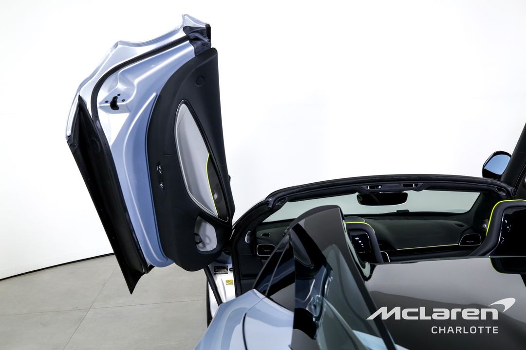 2025 McLaren Artura Spider