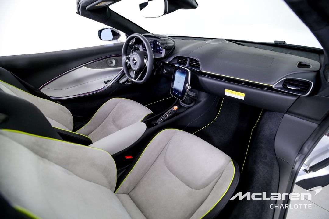 2025 McLaren Artura Spider