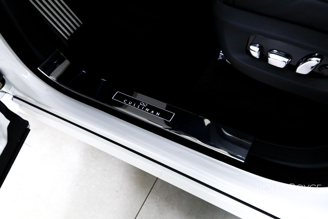 2025 Rolls-Royce Black Badge Cullinan
