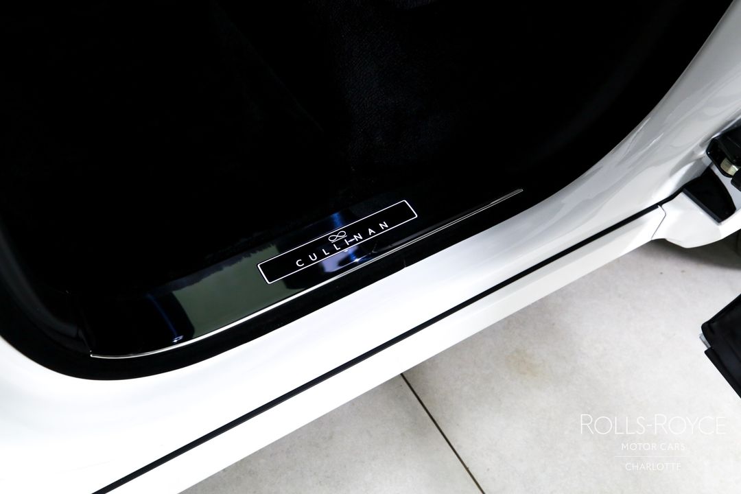 2025 Rolls-Royce Black Badge Cullinan