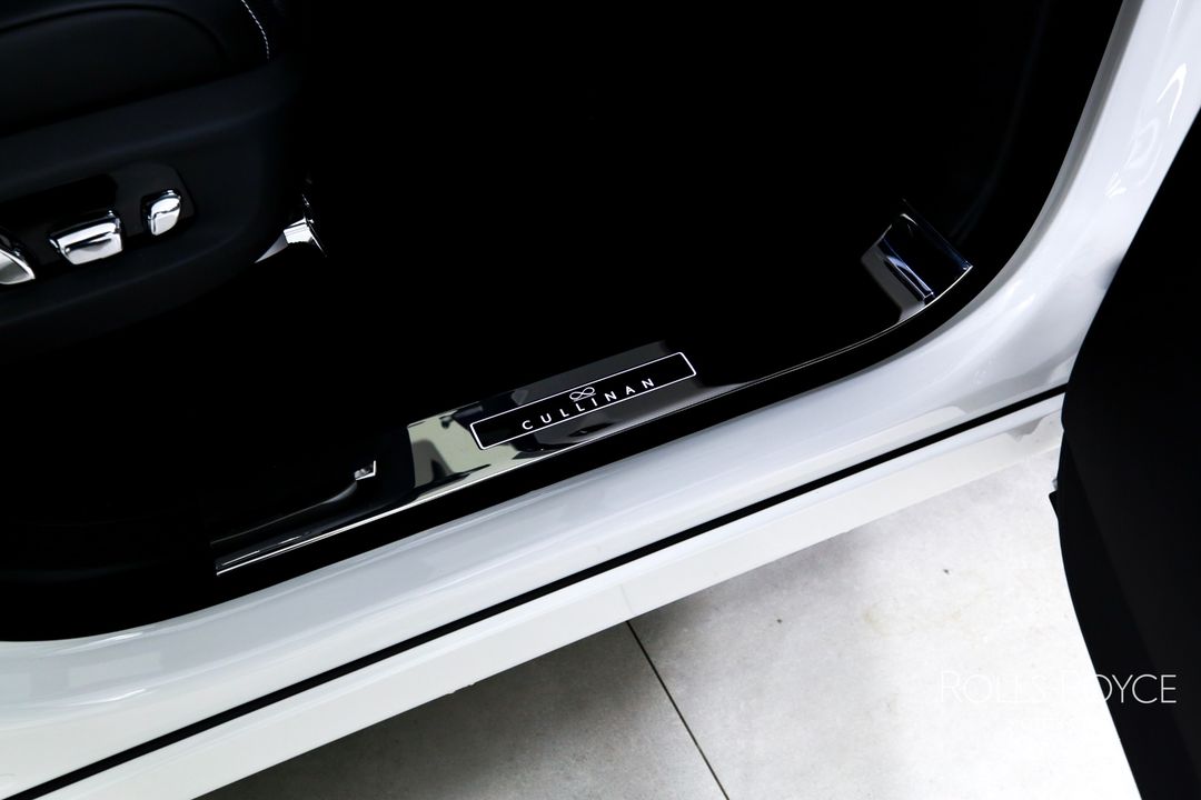2025 Rolls-Royce Black Badge Cullinan