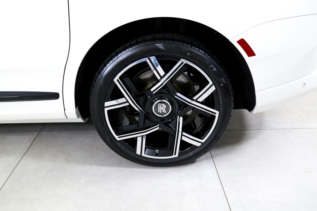 2025 Rolls-Royce Black Badge Cullinan