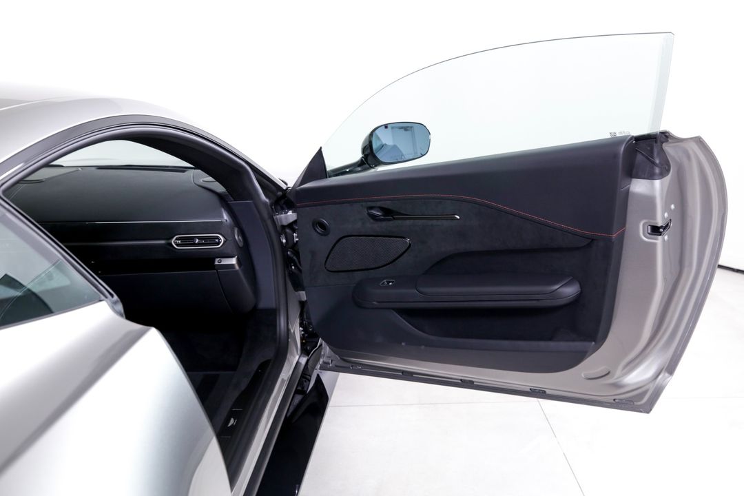 2025 Aston Martin Vantage