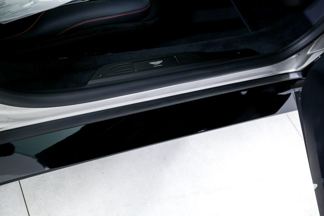2025 Aston Martin Vantage