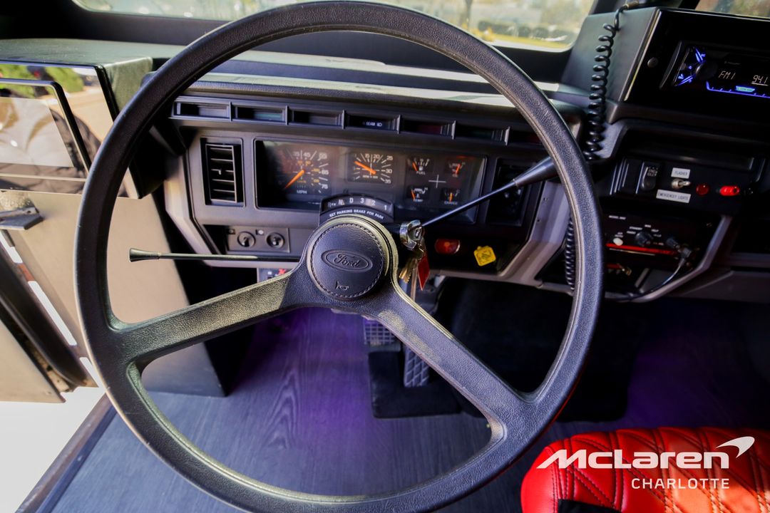 1999 FORD F800