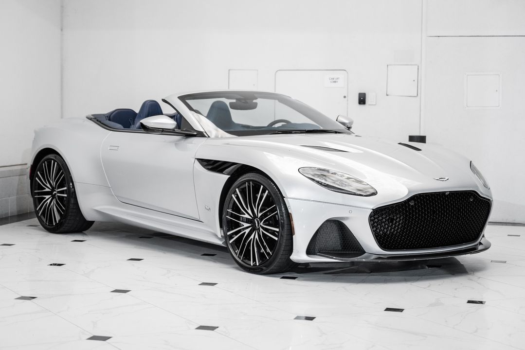 2020 Aston Martin DBS