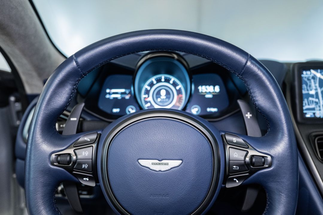 2020 Aston Martin DBS
