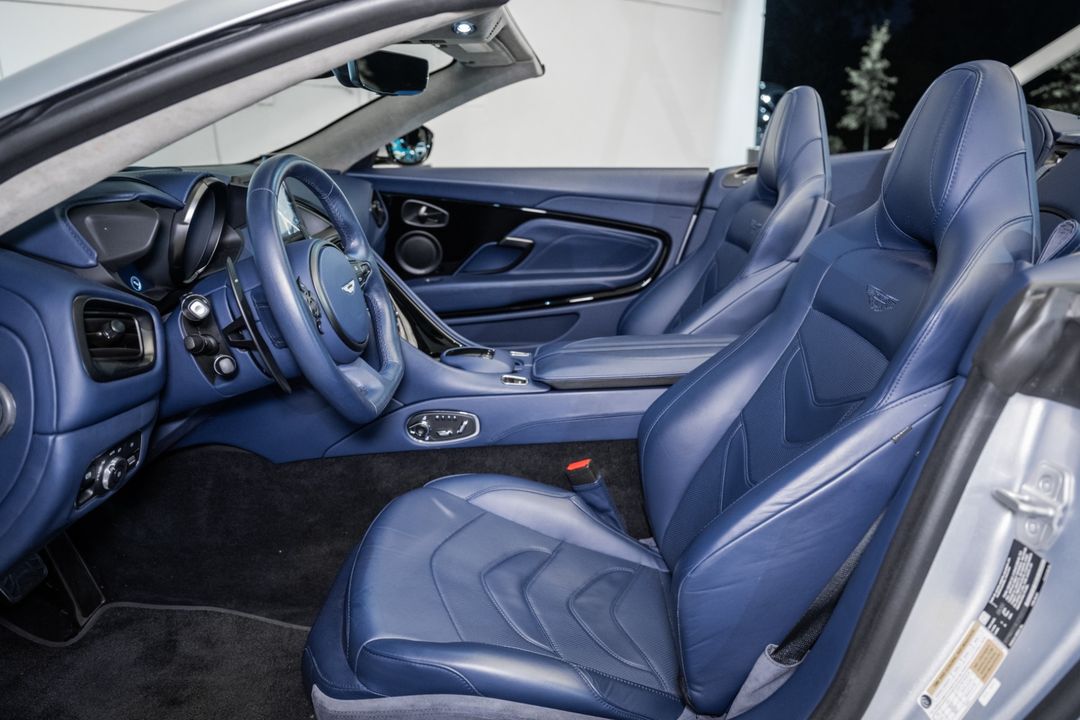 2020 Aston Martin DBS