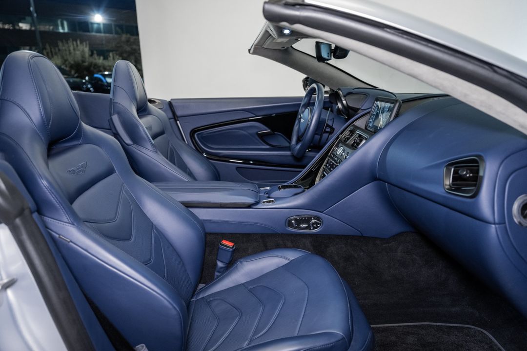 2020 Aston Martin DBS