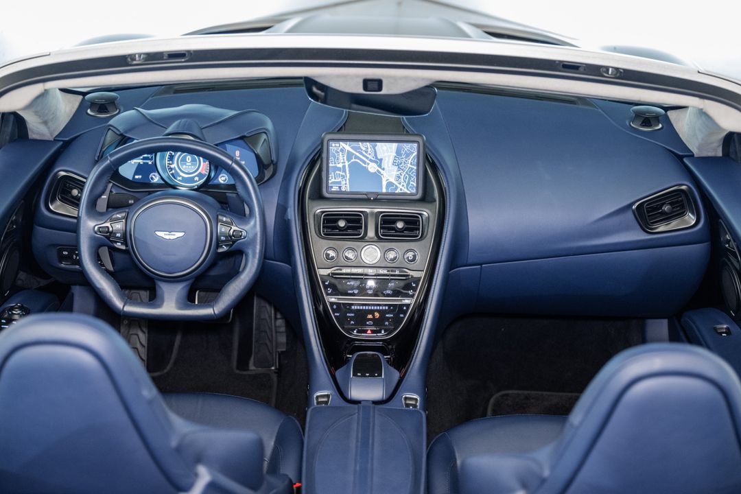 2020 Aston Martin DBS
