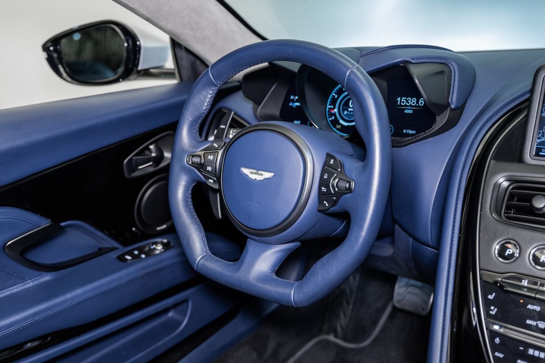 2020 Aston Martin DBS