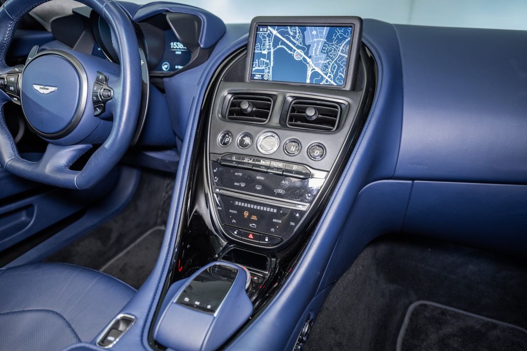 2020 Aston Martin DBS