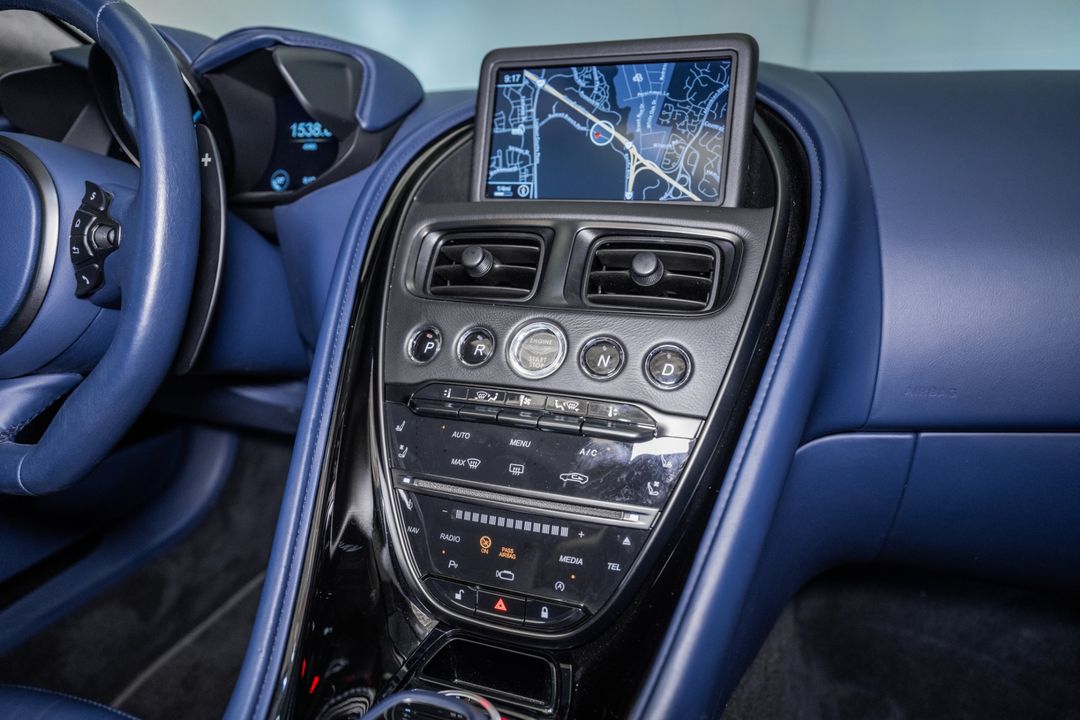 2020 Aston Martin DBS