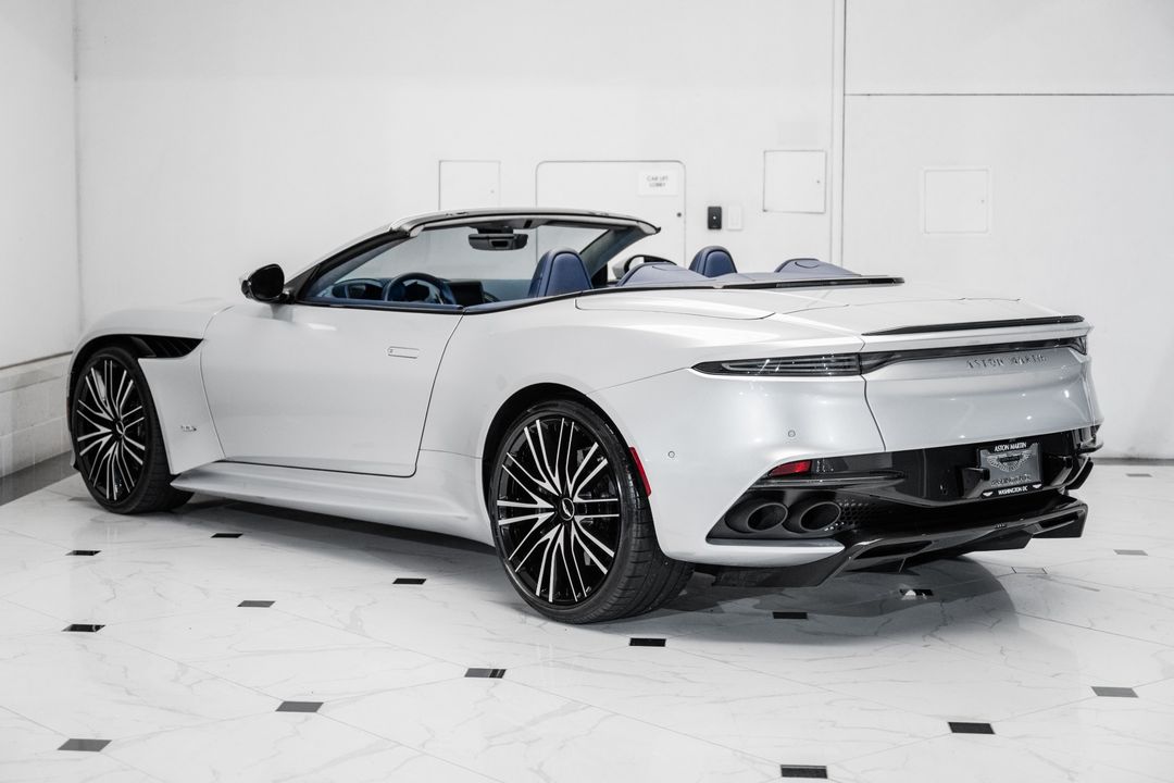 2020 Aston Martin DBS